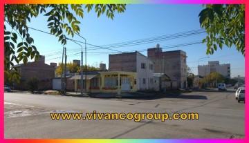 Se vende Local, 2 Dptos. y Casa - Leguizamón e Intendente Carro - Neuquén capital