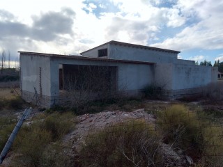 Casa a terminar en barrio residencial Quintas del Sauzalito, Cipolletti