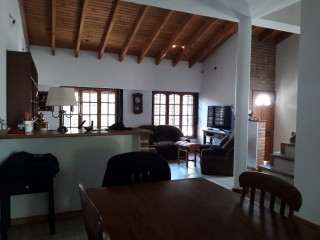 Casa en venta de 3 dormitorios en barrio Islas Malvinas, Neuquen