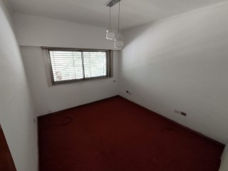 En venta Casa A Refaccionar APTA DESARROLLO (400m2 Lote) Centro Cipolletti.