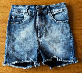 vendo SHORT DE JEAN elastizado marca COMPLOT