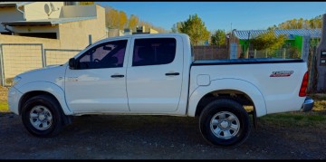 Titular vende Hilux SR 4x2 2010 3.0