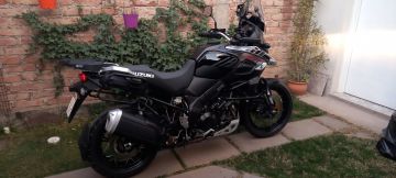 VENDO IMPECABLE SUZUKI V STROM DL 1000XT 2017 L8 UNICO DUEÑO 7100 KM REALES