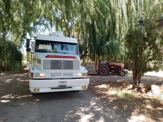 VENDO MERCEDES  BENZ 1633