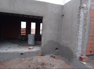 Terreno 10 x 30 con casa en construccion