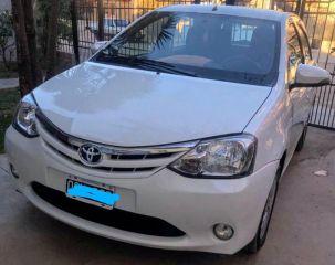 Única dueña Vde/Pmta Etios XLS 2015