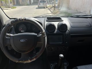 Vendo Ford fiesta ambiente full 2008