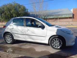 Vendo o permuto x mayor valor Peugeot 207 feline tiptronic