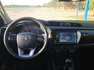 VENDO O PERMUTO MENOR VALOR- TOYOTA HILUX DX DC 4x4 2021