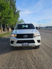 VENDO O PERMUTO MENOR VALOR- TOYOTA HILUX DX DC 4x4 2021