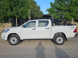 VENDO O PERMUTO MENOR VALOR- TOYOTA HILUX DX DC 4x4 2021