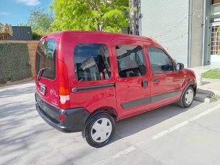 Vendo Permuto Kangoo Authentique Nafta 1.6 16v Modelo 2010 Papeles al dia y lista para transferir