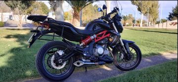  Vendo Moto Benelli TNT300 2017 Impecable.