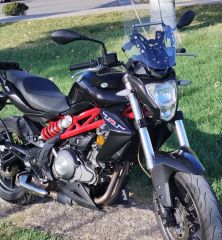  Vendo Moto Benelli TNT300 2017 Impecable.