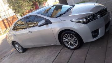 Toyota Corolla SEG 2017 59.000 Cuero Camel