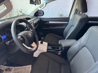 TOYOTA HILUX 4x4 D/C SR 2.8 TDI 6 M/T AÑO 2019 C/58.000 KM