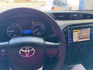 TOYOTA HILUX 4x4 D/C SR 2.8 TDI 6 M/T AÑO 2019 C/58.000 KM