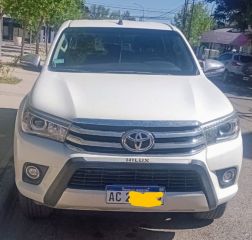 Único dueño Vende Hilux Srx 4x4 2018 manual