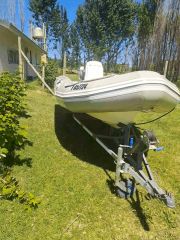 Semirigido Shark 460 con Evinrude 50 eTec ecologico