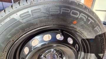 VENDO  Dunlop SP Sport FM800 195/65R15 -  Nueva sin uso con llanta