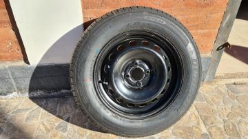 VENDO  Dunlop SP Sport FM800 195/65R15 -  Nueva sin uso con llanta