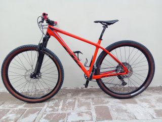 Bicicleta KTM carbono 29