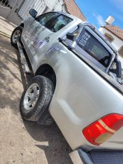 Vendo toyota hilux 2014