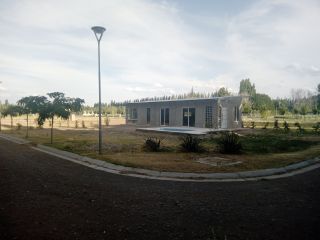 Vendo casa. En barrio cerrado, sin expensas. Lugar increíble, al lado de Villa Muluen.