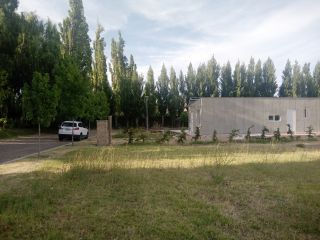 Vendo casa. En barrio cerrado, sin expensas. Lugar increíble, al lado de Villa Muluen.