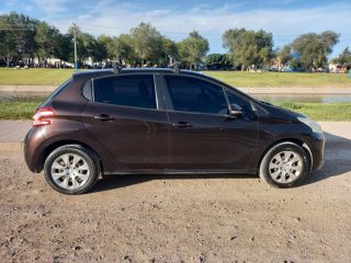 Peugeot 208 Active 2013