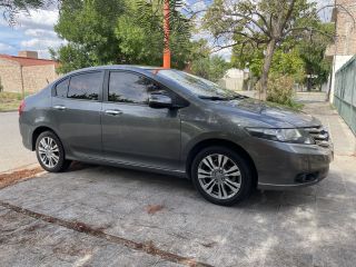 Vendo Honda City 2014 full cuero AT