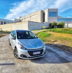 VENDO / PERMUTO / FINANCIO PEUGEOT 208 2016