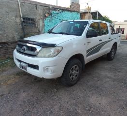 TOYOTA HILUX 2011