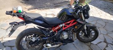 Vendo Benelli TNT300   $ 6500000 llamar al te  2984908977