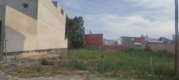 Vendo terreno zona centrica  10 x 50 barrio los olivos te 2984908977