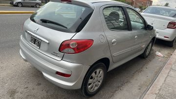 PEUGEOT 207 1.4 2011