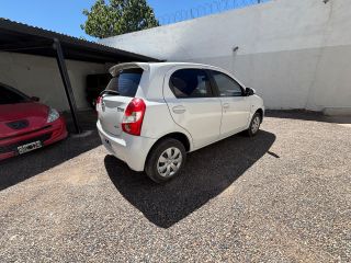 TOYOTA ETIOS XS 2016