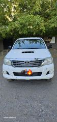 Titular vende Hilux 4x4 2014