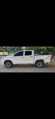 Titular vende Hilux 4x4 2014