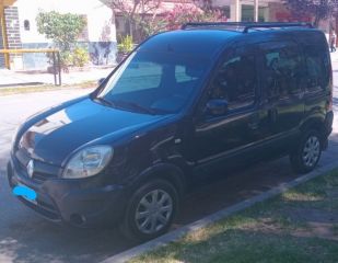 Titular vende Renault Kangoo 2015