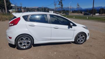 Ford Fiesta Kinetic Design Titanium 2013 México