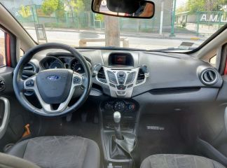 Vendo Ford Fiesta Kinetic Titanium