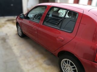 Vendo Clio Mío 1.2 5P Dynamique SAT con 24.700 Kms