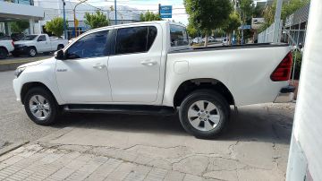 TOYOTA HILUX 2.8 TD SRV PACK  4X2  - 2017