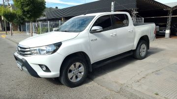 TOYOTA HILUX 2.8 TD SRV PACK  4X2  - 2017