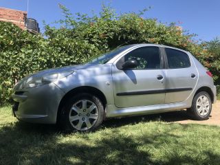 se vende peugeot 207 compact