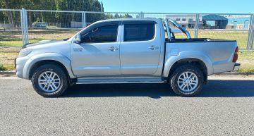 TOYOTA HILUX SRV 2015