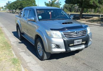 TOYOTA HILUX SRV 2015